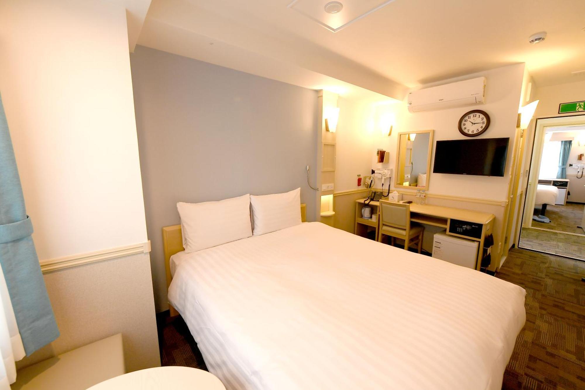 Toyoko Inn Changwon Exteriör bild